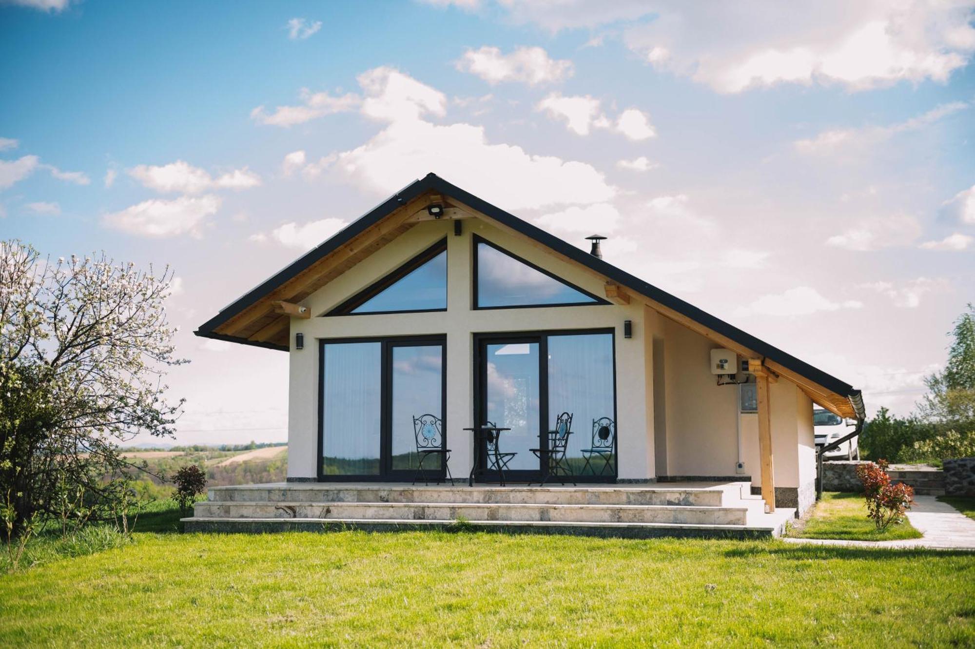 Casa Moderna In Sinteu - Intersectia Intre Modern Si Linistea Naturii Huta Voivozi ภายนอก รูปภาพ