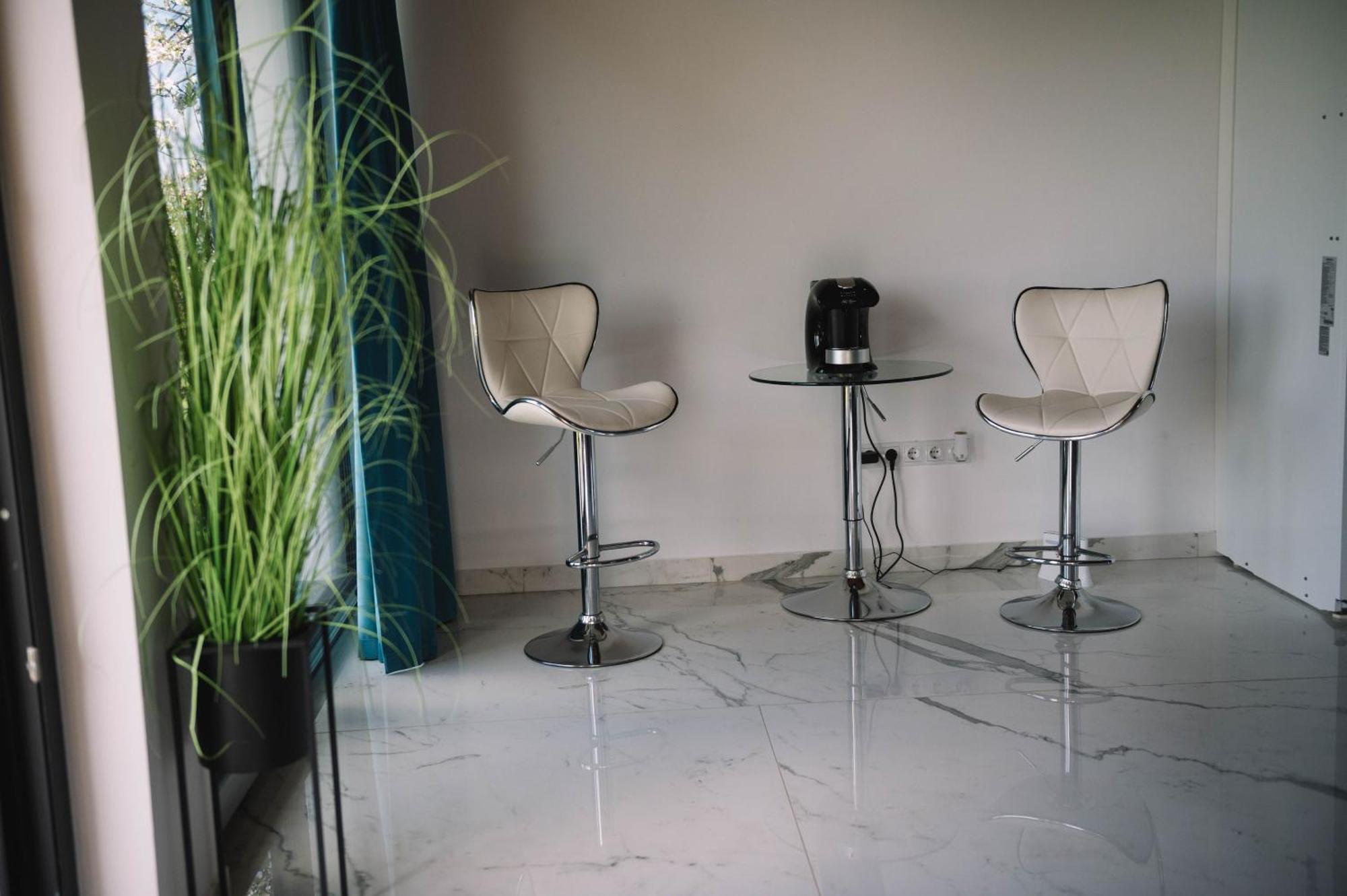 Casa Moderna In Sinteu - Intersectia Intre Modern Si Linistea Naturii Huta Voivozi ภายนอก รูปภาพ